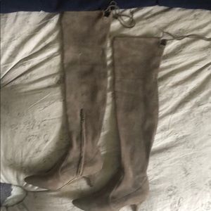 Over the knee grey faux suede boots 👢